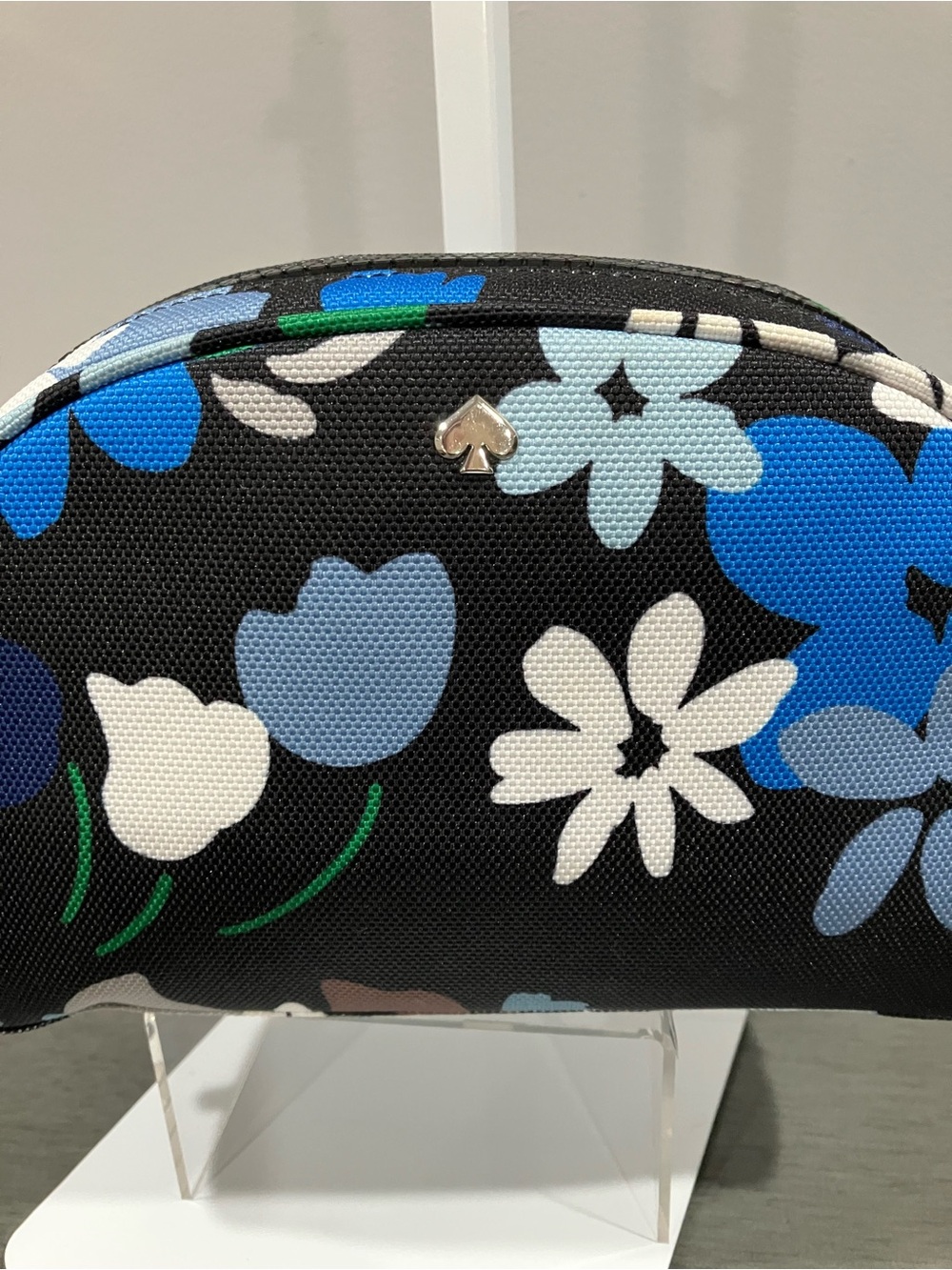 Kate Spade Floral Zip Cosmetic Pouch NWOT - Picture 3 of 8